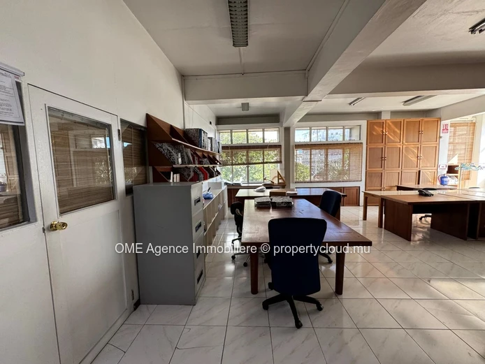 À vendre – Bureau de 165 m² – Quatre Bornes