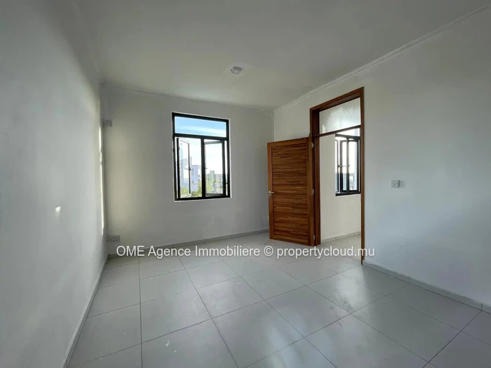 Maison neuve avec piscine et vue dégagée – 3 chambres | Albion