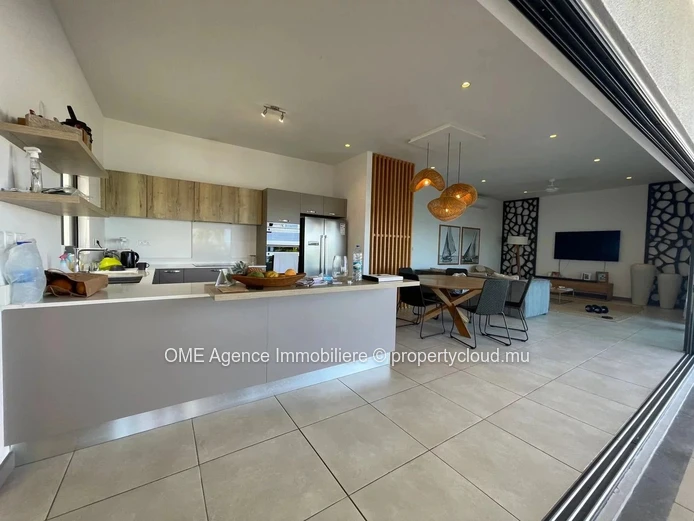 RIVIERE NOIRE -  Beautiful seafront penthouse - 4 bedrooms