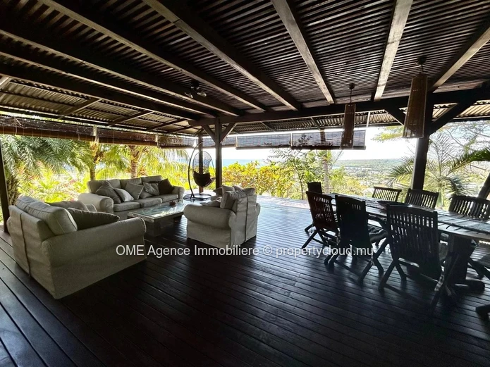 Villa d’exception avec vue panoramique sur mer et montagnes – Tamarin