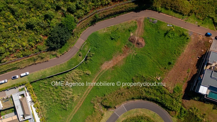 BEL OMBRE - Beau terrain residentiel au coeur avec ue vue a couper le soufle