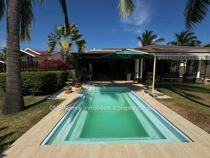 Bright and Spacious Home with Pool – Morcellement Les Multipliants