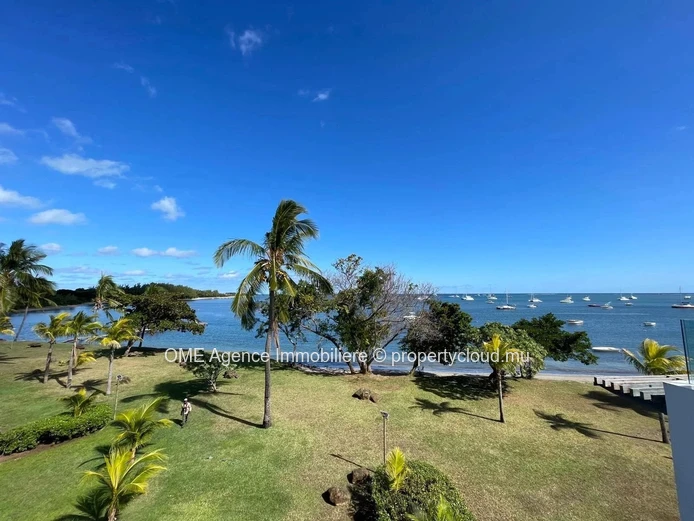 RIVIERE NOIRE -  Beautiful seafront penthouse - 4 bedrooms