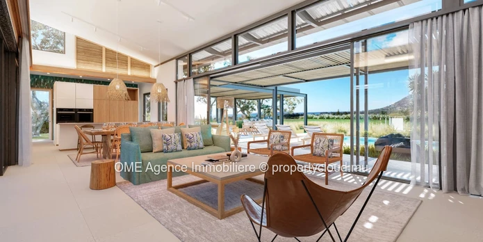 Magnifique villa sur le golf avec une vue mer