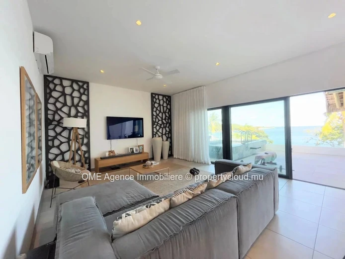 RIVIERE NOIRE -  Beautiful seafront penthouse - 4 bedrooms