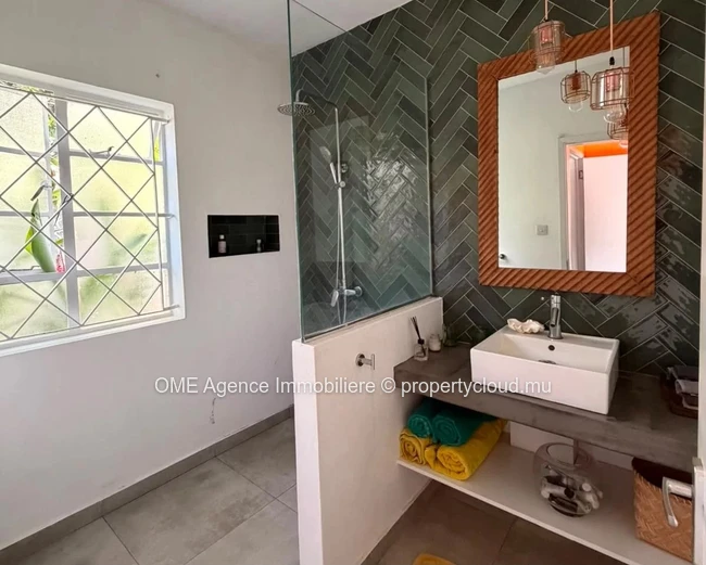 Superbe Maison Familiale Meublée | Piscine, Salle Cinéma & Services Inclus