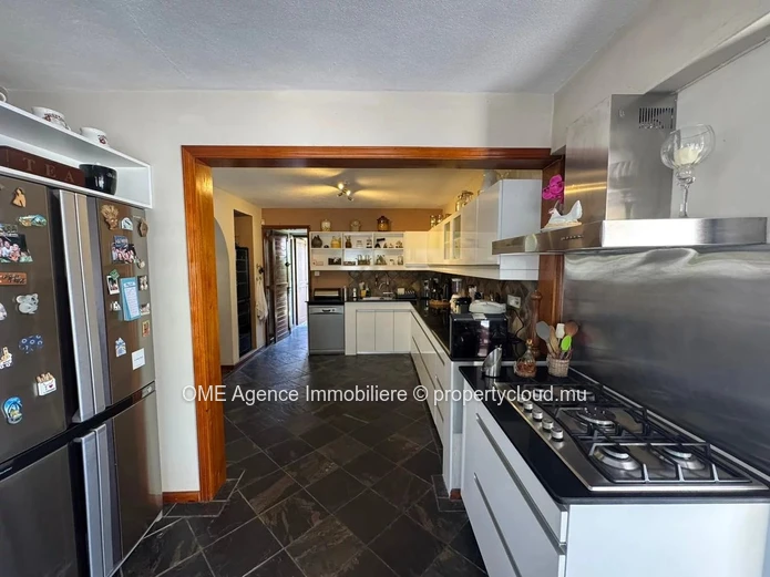 Bright and Spacious Home with Pool – Morcellement Les Multipliants
