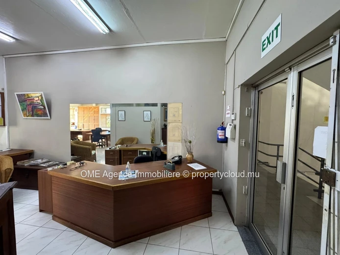 À vendre – Bureau de 165 m² – Quatre Bornes