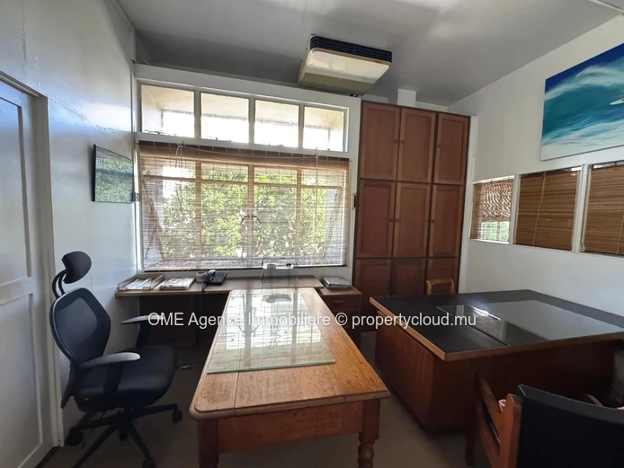 À vendre – Bureau de 165 m² – Quatre Bornes