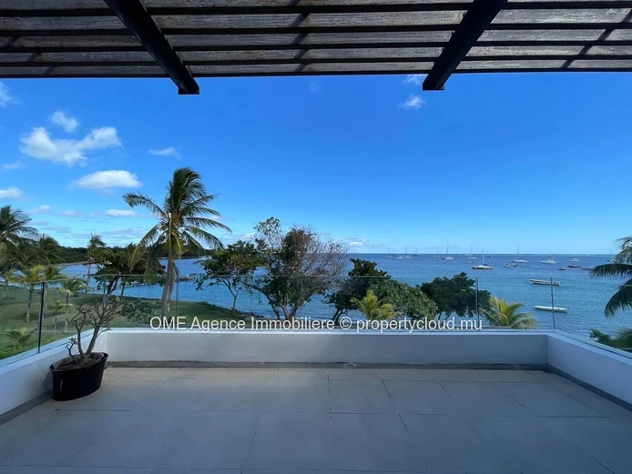 RIVIERE NOIRE -  Beautiful seafront penthouse - 4 bedrooms