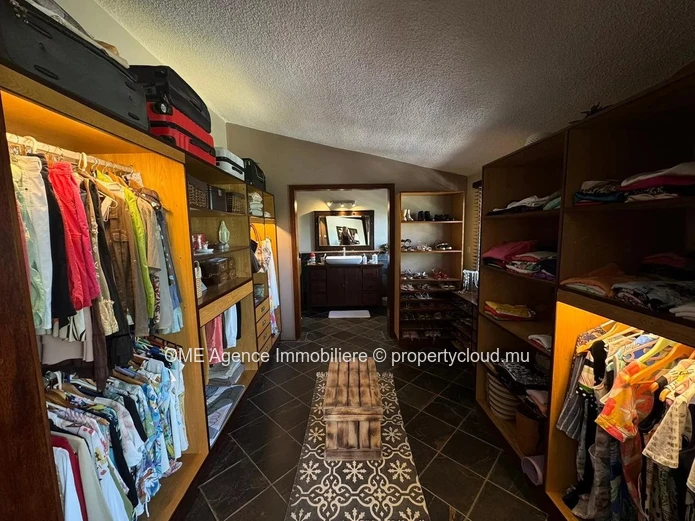 Bright and Spacious Home with Pool – Morcellement Les Multipliants