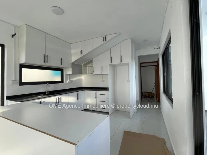 Maison neuve avec piscine et vue dégagée – 3 chambres | Albion