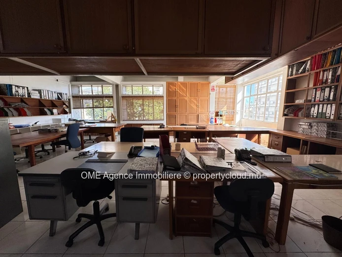 À vendre – Bureau de 165 m² – Quatre Bornes